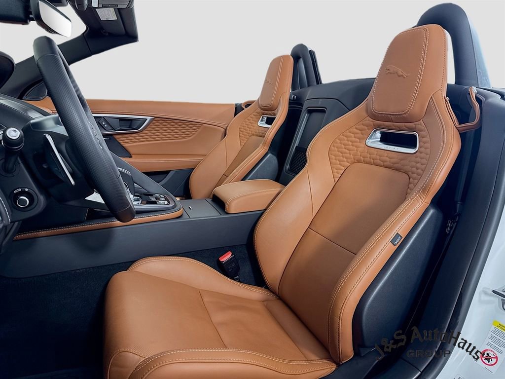 Used 2022 Jaguar F-TYPE R image 11