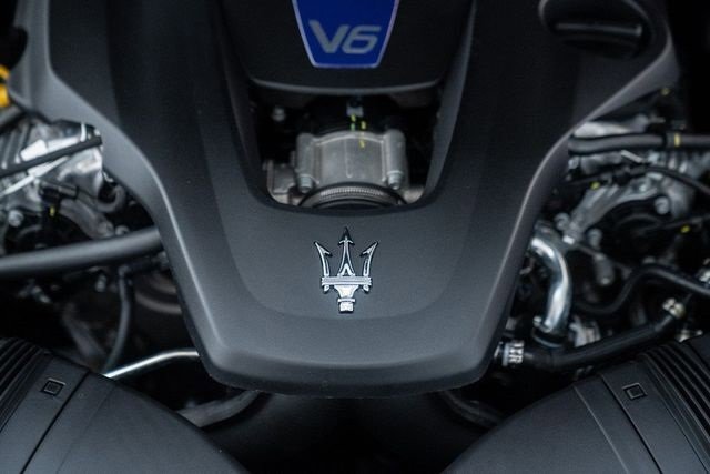Used 2023 Maserati Ghibli Modena image 10