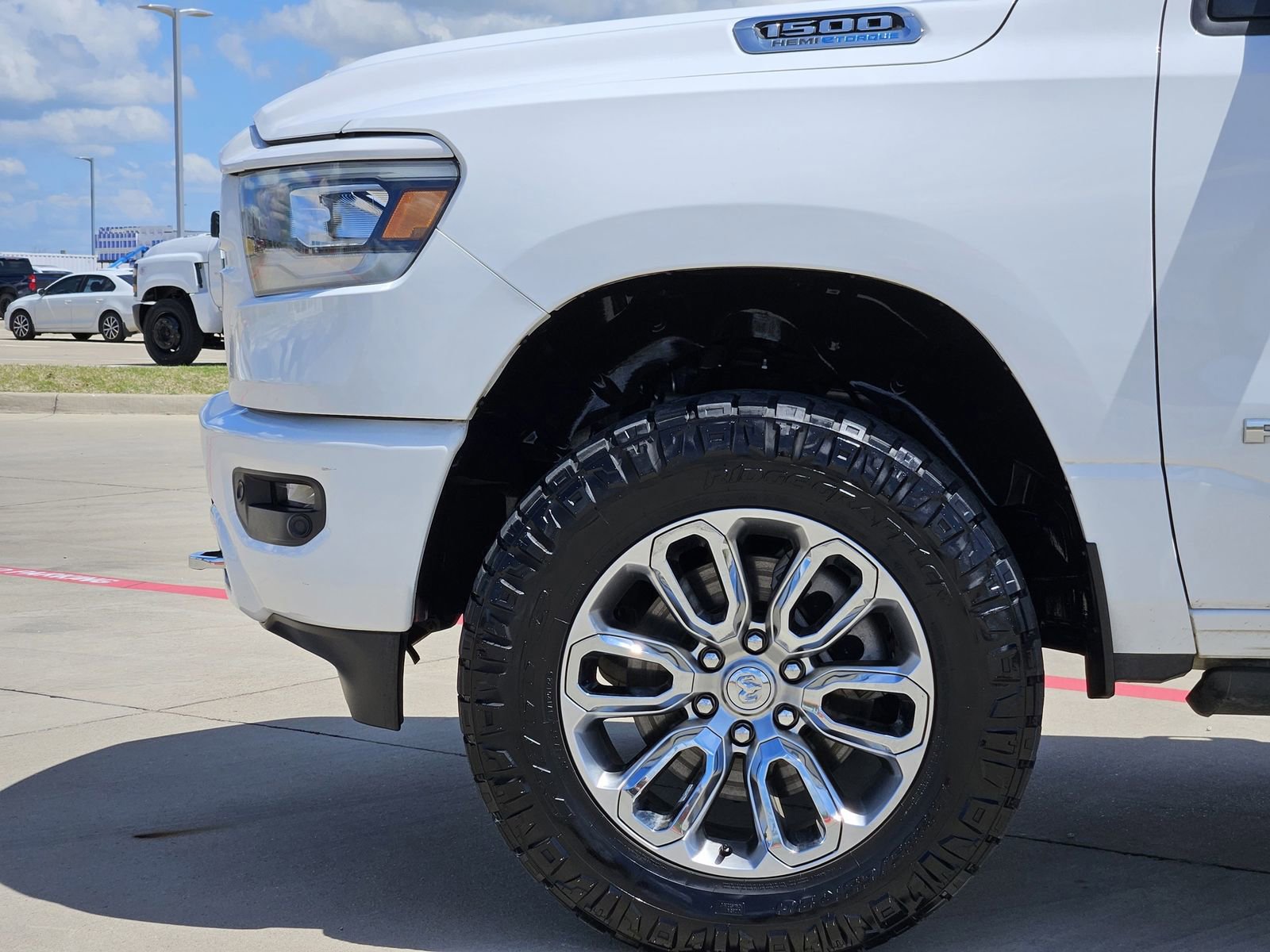 Used 2024 RAM 1500 Laramie AWD/4WD image 11