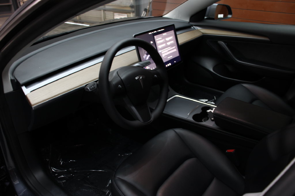 Used 2023 Tesla Model 3 Standard Range RWD image 6