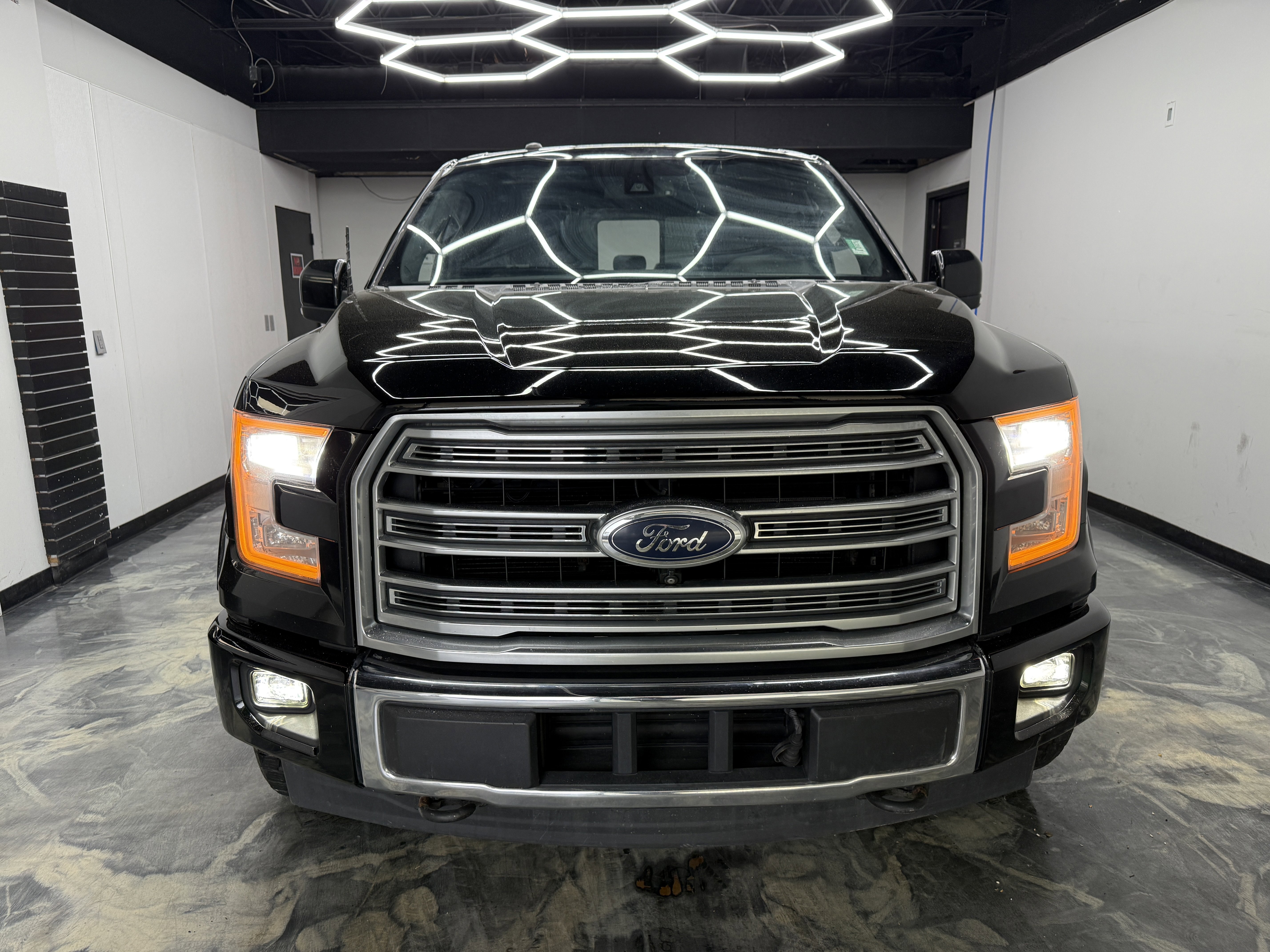Used 2017 Ford F150 Limited AWD/4WD image 7
