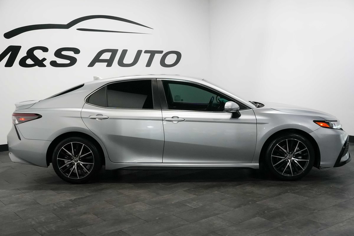Used 2022 Toyota Camry SE FWD image 7