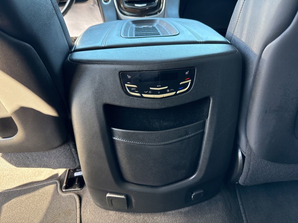 Used 2020 Cadillac Escalade Luxury image 12