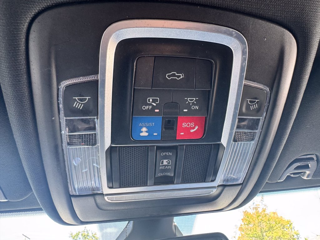Used 2022 RAM 3500 Laramie AWD/4WD image 28