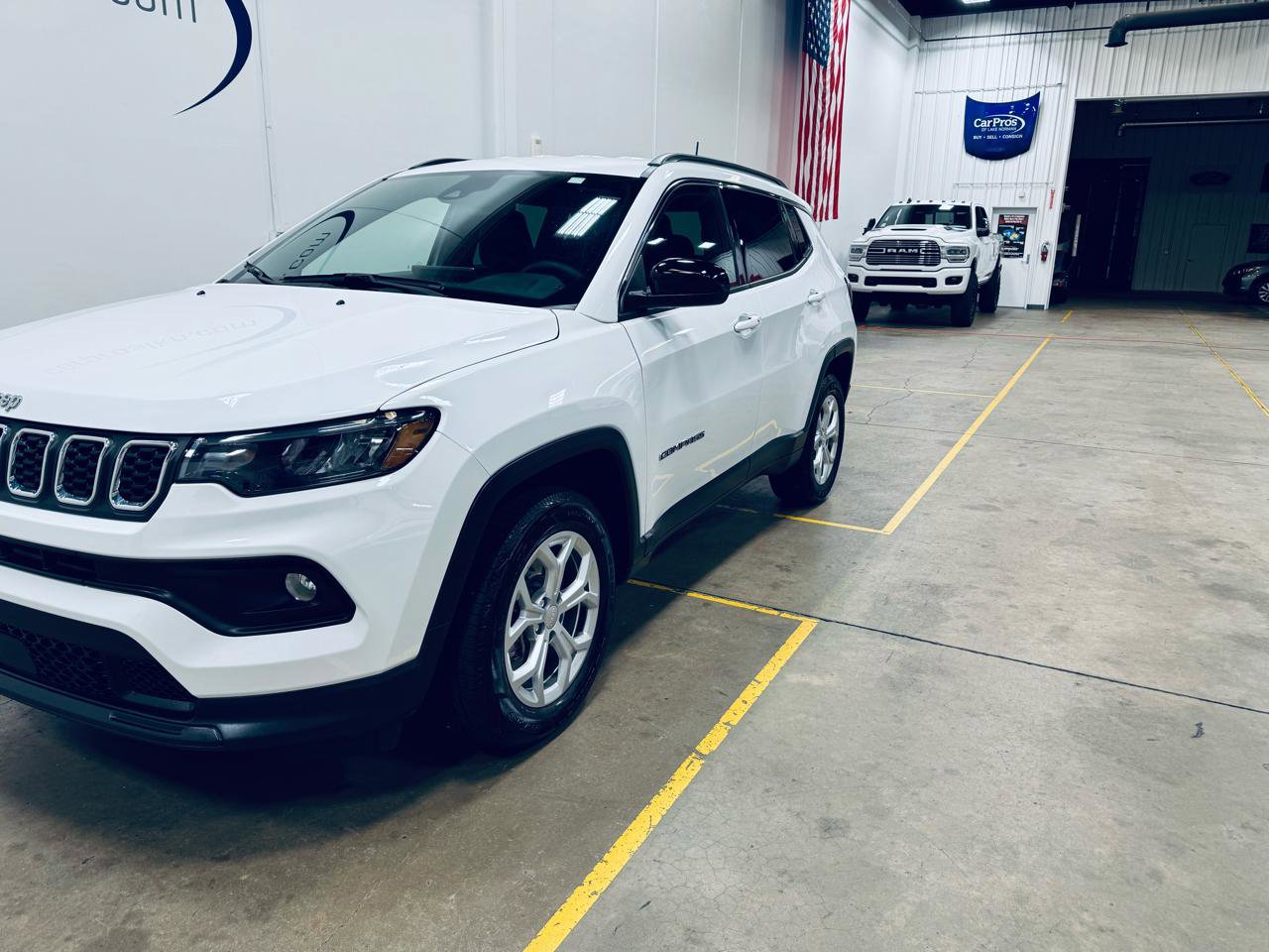 Used 2024 Jeep Compass Latitude image 18