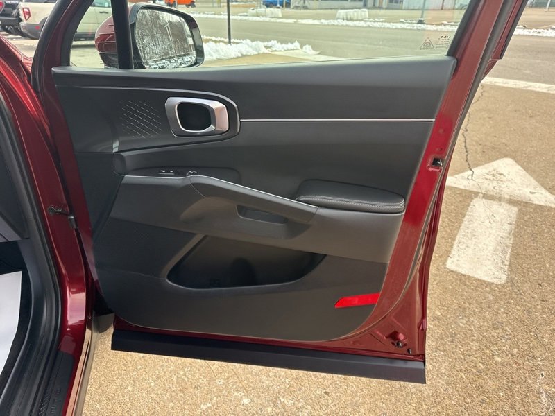 Used 2025 Kia Sorento S w/ Panoramic Sunroof Package image 18