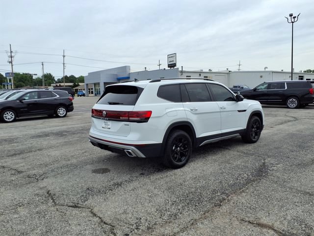 Used 2025 Volkswagen Atlas Peak Edition SE AWD/4WD image 22