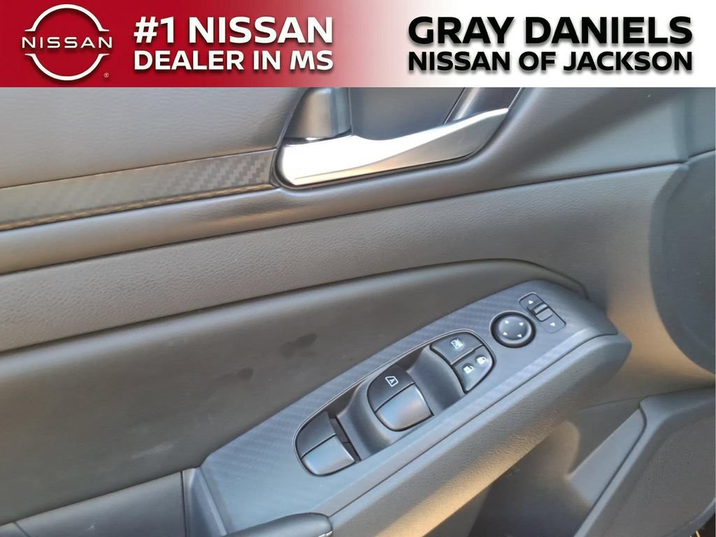 Certified 2025 Nissan Altima 2.5 SV FWD image 11