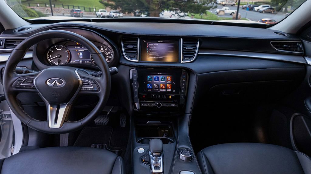 Used 2021 INFINITI QX50 Luxe w/ Cargo Package image 31