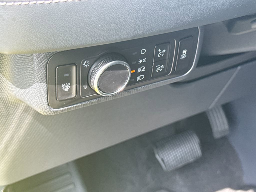 Used 2025 Ford Mustang Mach-E Select image 28