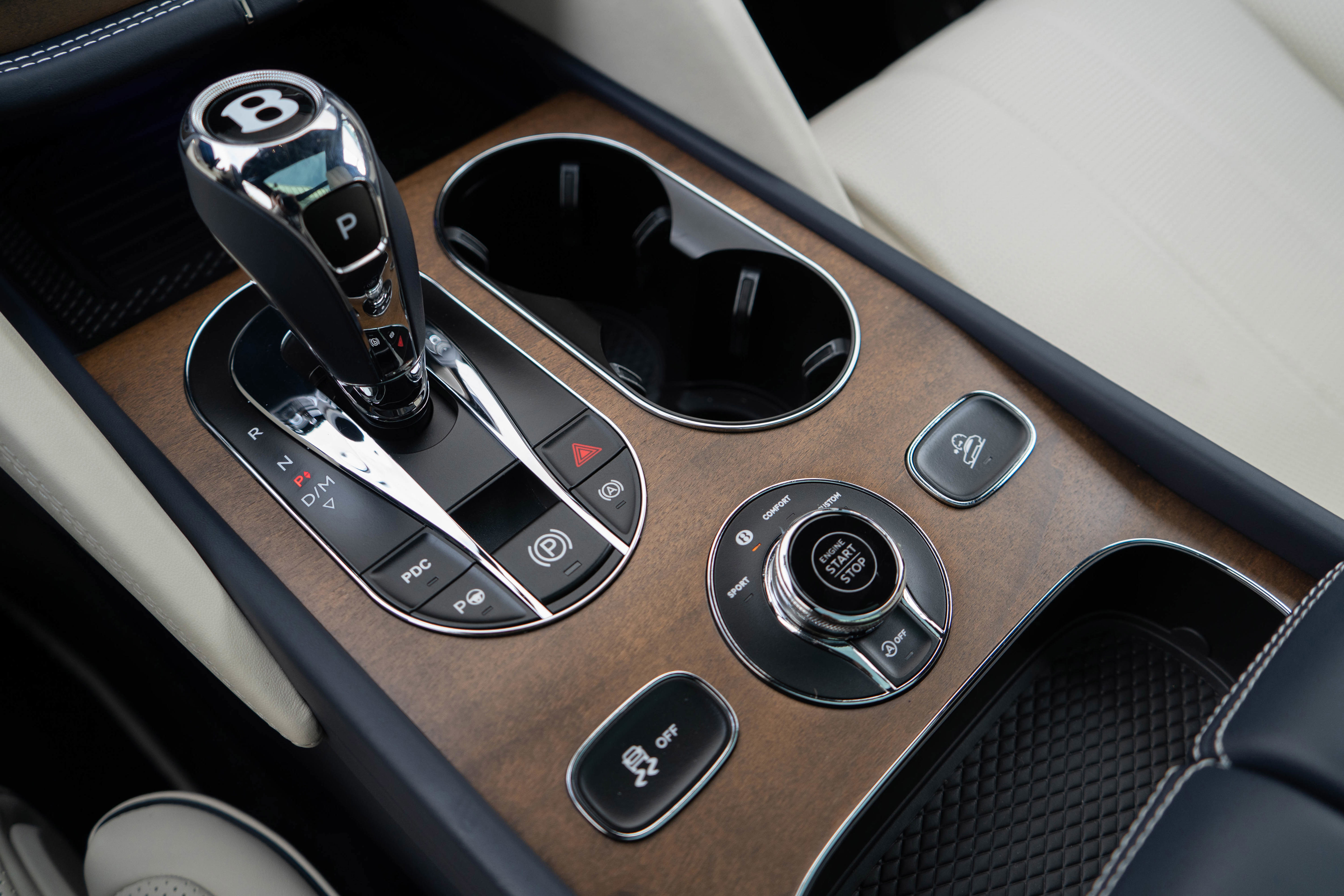 Used 2023 Bentley Bentayga image 26