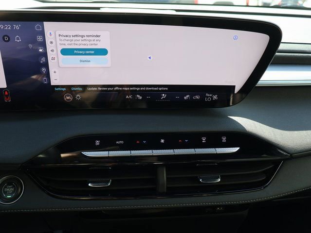 Certified 2025 Buick Enclave Preferred image 28