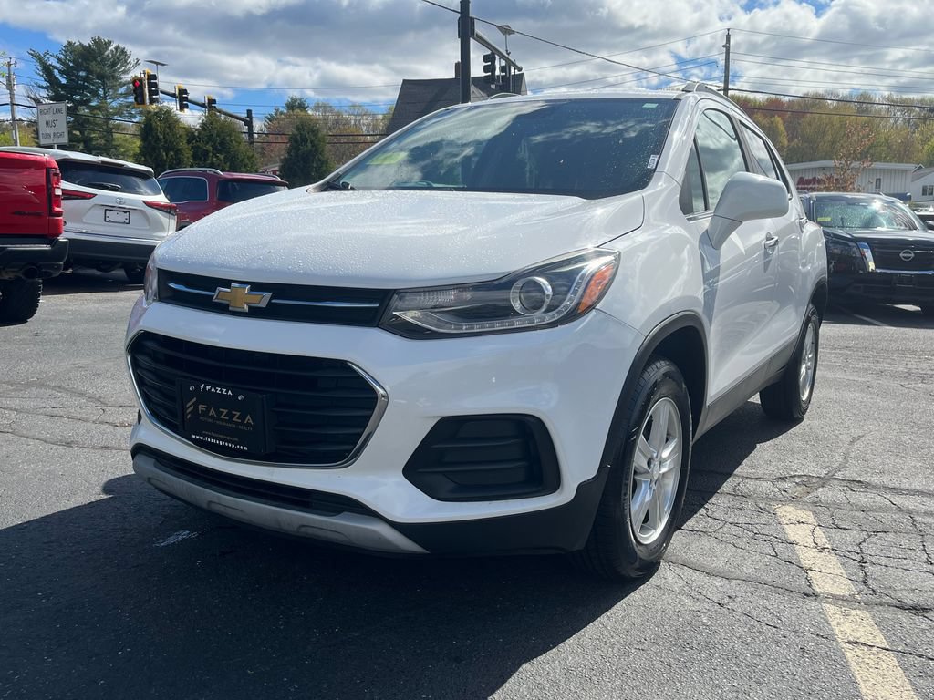 Used 2017 Chevrolet Trax LT w/ LT Convenience Package AWD/4WD image 1