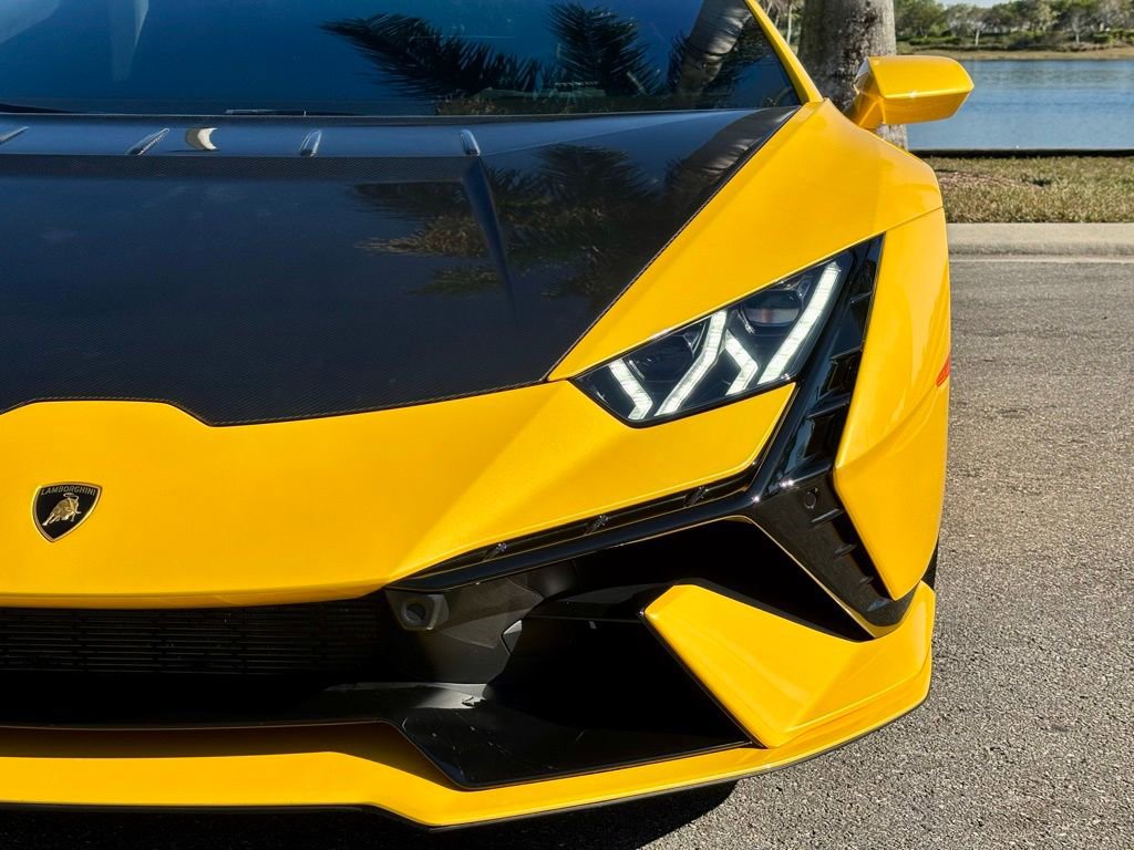 Used 2023 Lamborghini Huracan Tecnica image 23