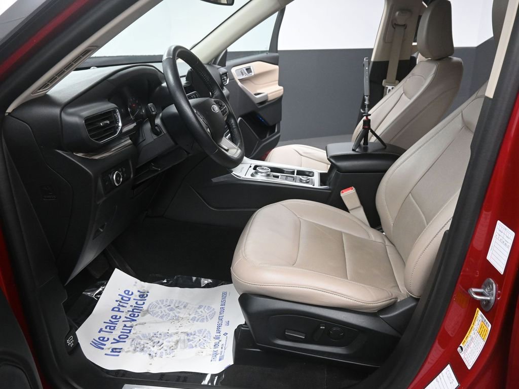 Used 2023 Ford Explorer Limited image 32