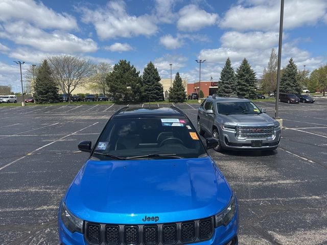 Used 2023 Jeep Compass Latitude w/ Sun and Sound Group AWD/4WD image 5