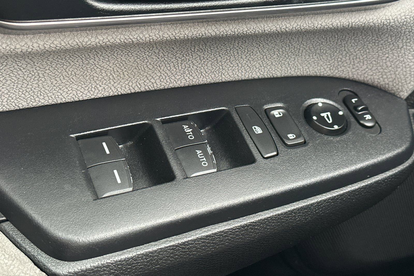 Used 2021 Honda CR-V EX image 12