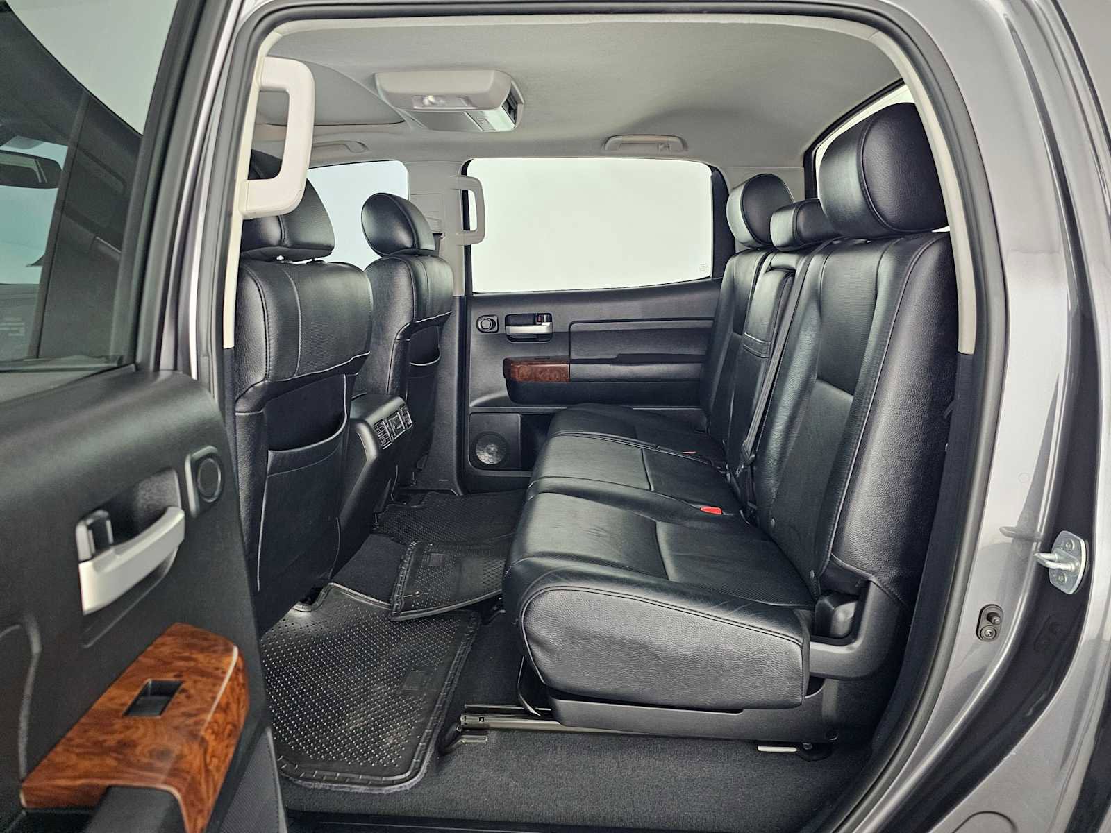 Used 2011 Toyota Tundra Limited w/ Platinum Pkg image 17