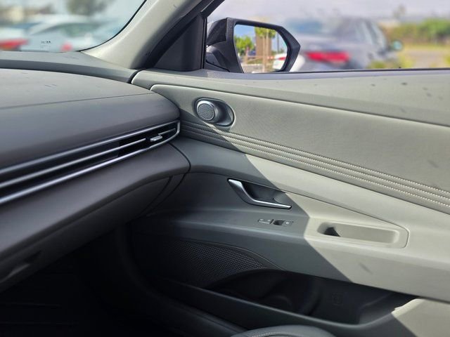 Certified 2025 Hyundai Elantra Sport image 24