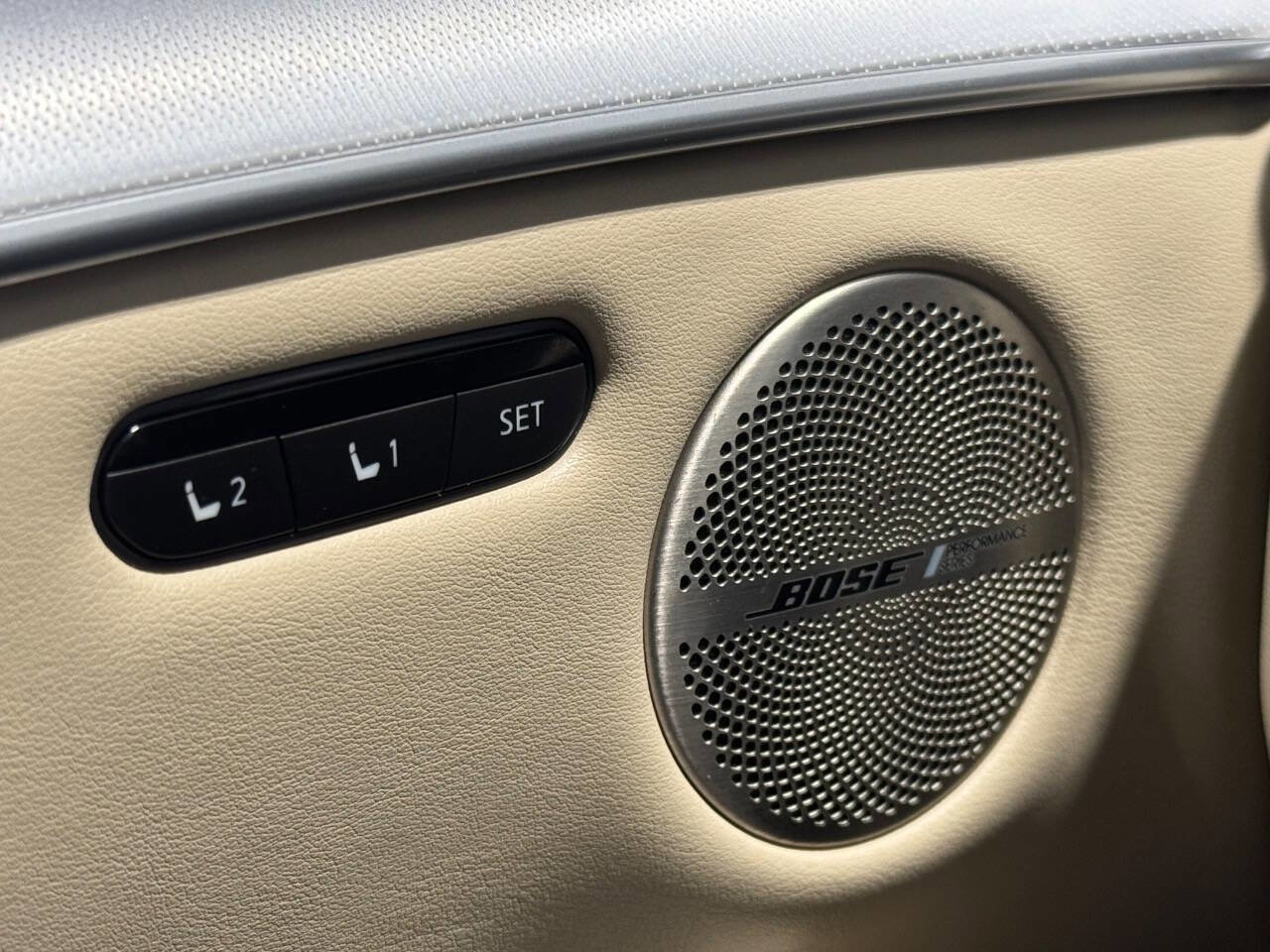 Used 2019 INFINITI QX50 Essential w/ Premium Heat Package image 32