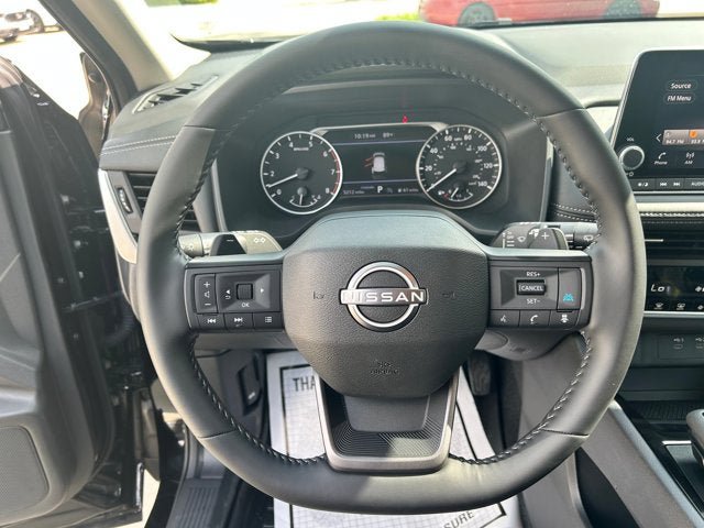 Used 2026 Nissan Rogue SV FWD image 11
