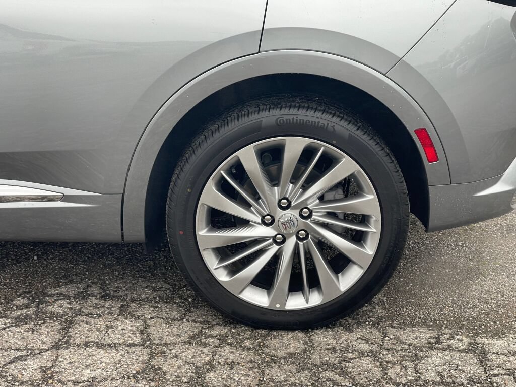 Used 2024 Buick Envision Avenir AWD/4WD image 38