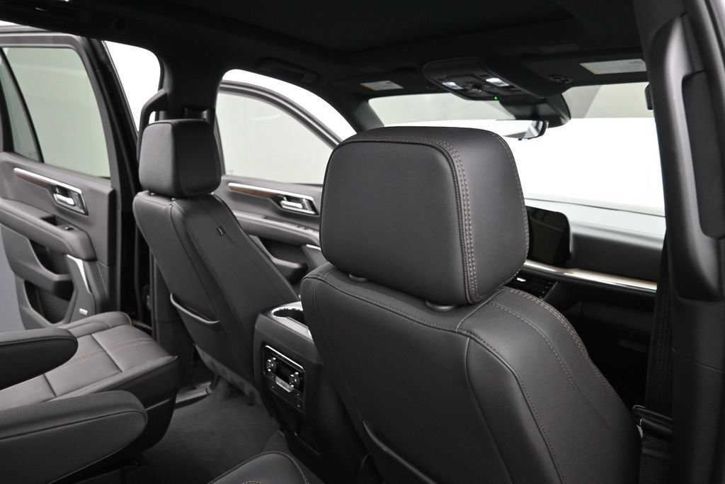 Used 2025 Chevrolet Tahoe High Country AWD/4WD image 25