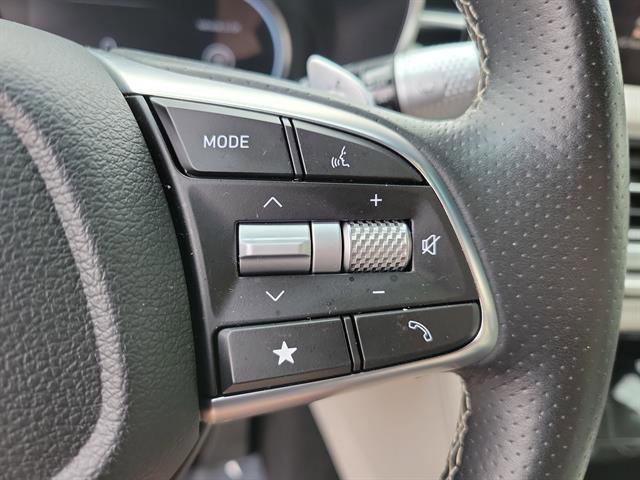 Used 2024 Genesis G70 2.5T image 16