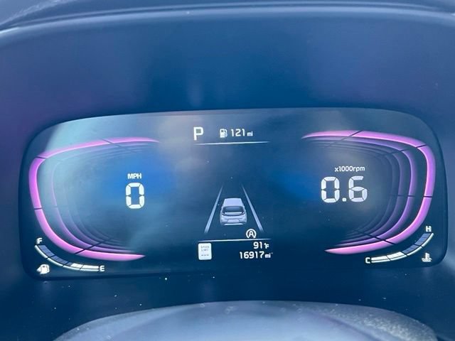 Certified 2025 Kia Soul LX w/ LX Technology Package FWD image 10