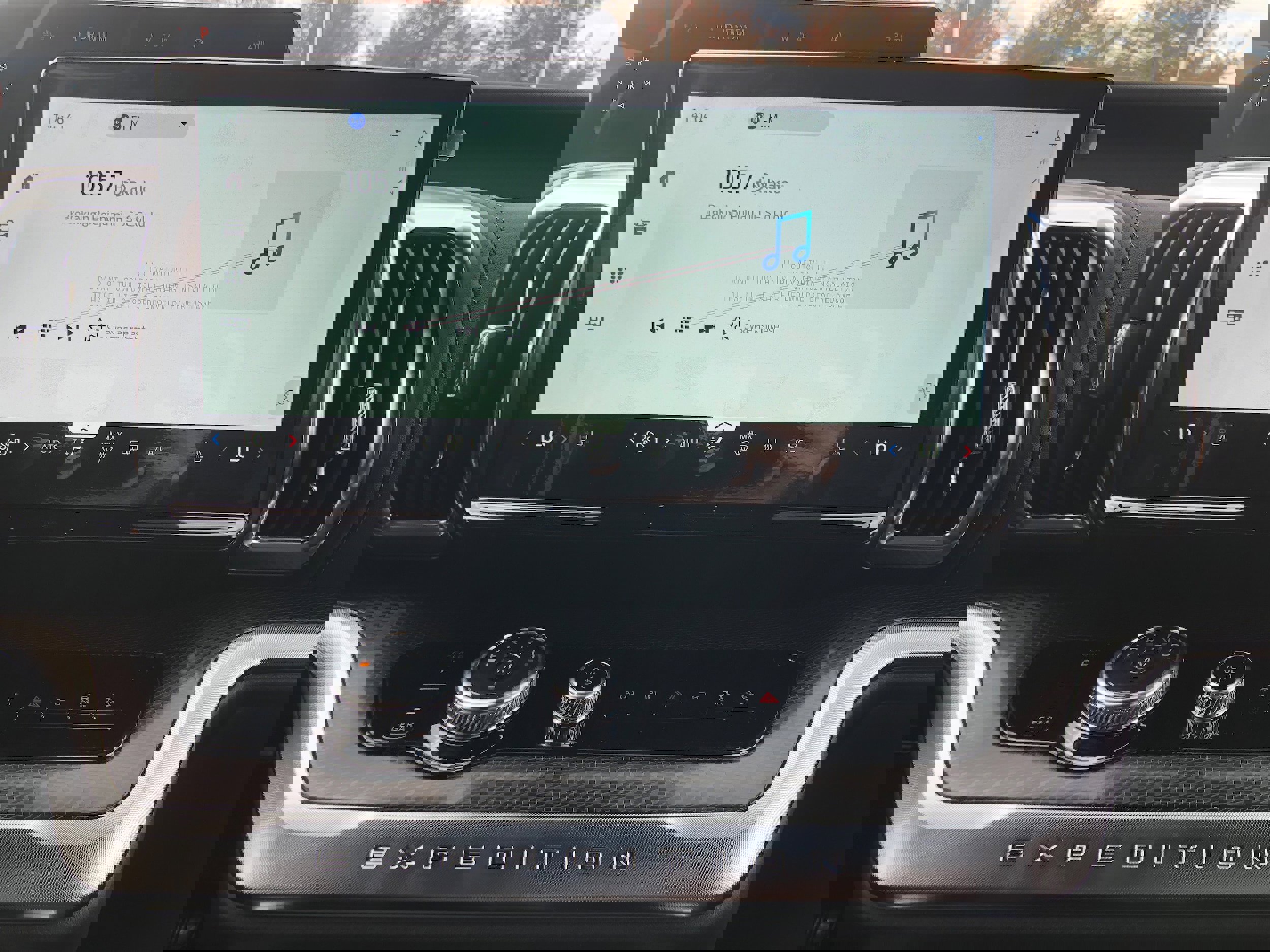 New 2025 Ford Expedition Platinum w/ Stealth Performance Package image 15