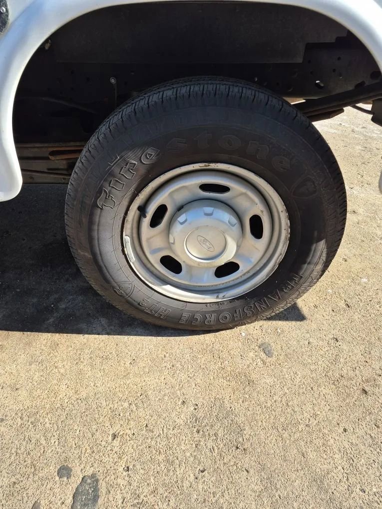 Used 2016 Ford F250 XL w/ Snow Plow Prep Package AWD/4WD image 16