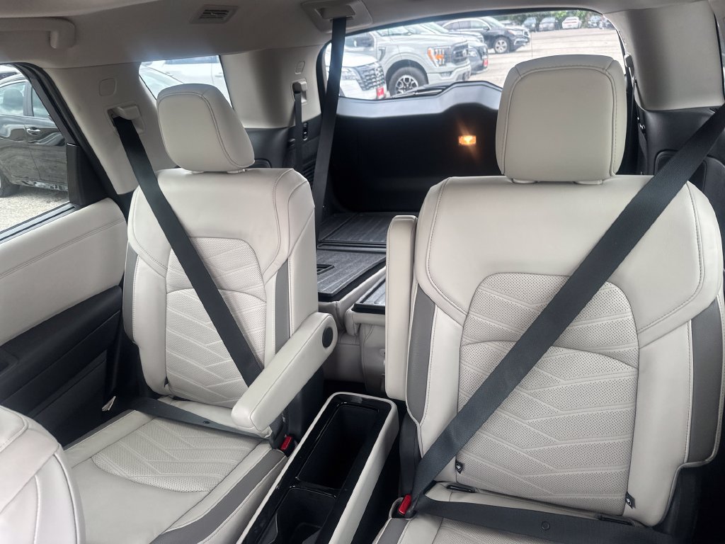 Certified 2022 Nissan Pathfinder Platinum w/ Lighting Package (N93) AWD/4WD image 23