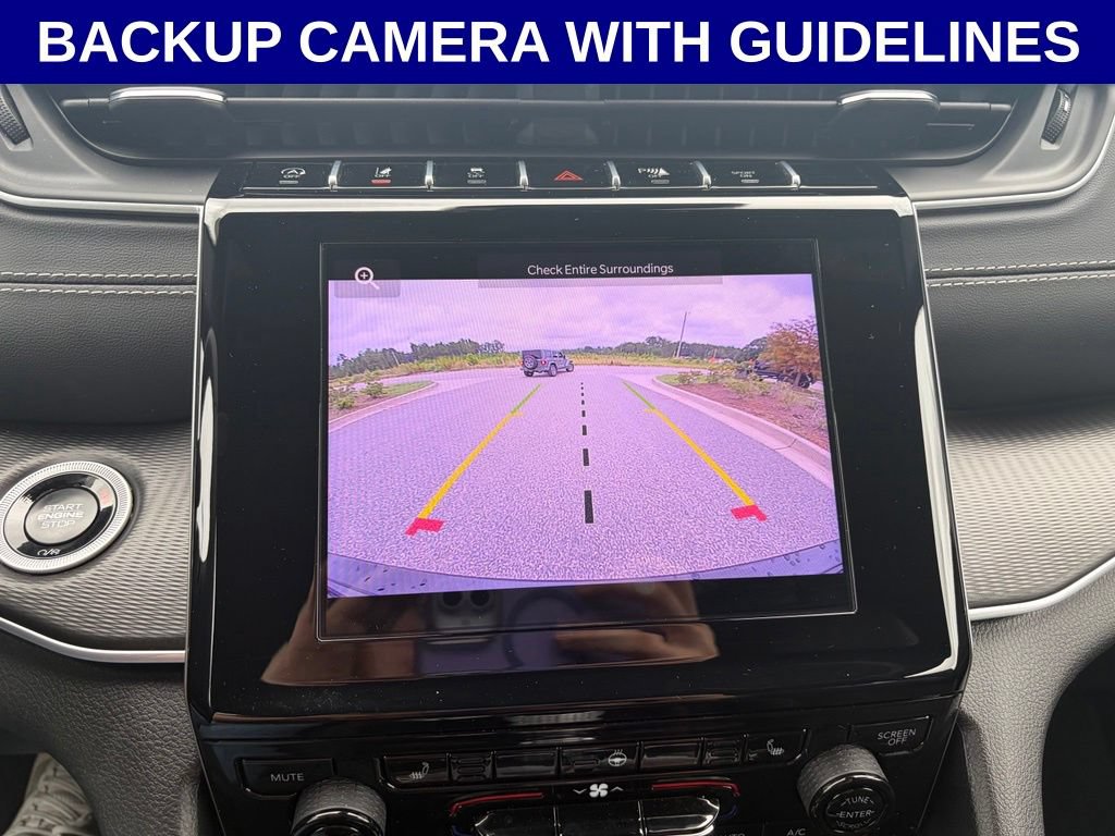 Used 2025 Jeep Grand Cherokee Altitude RWD image 3