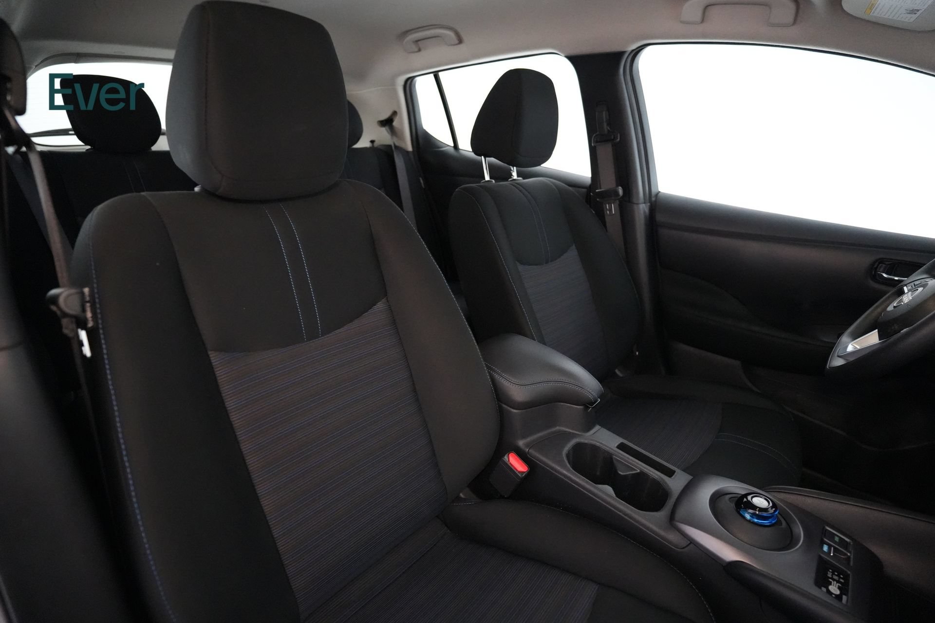 Used 2025 Nissan Leaf S FWD image 23
