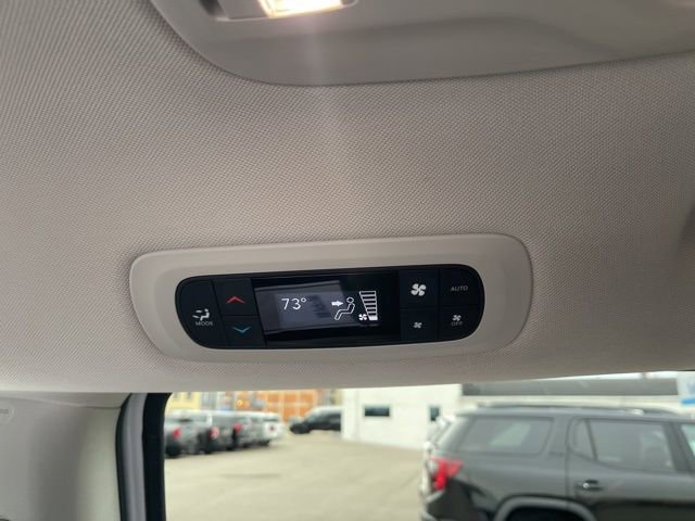 Used 2024 Chrysler Pacifica Touring-L image 18