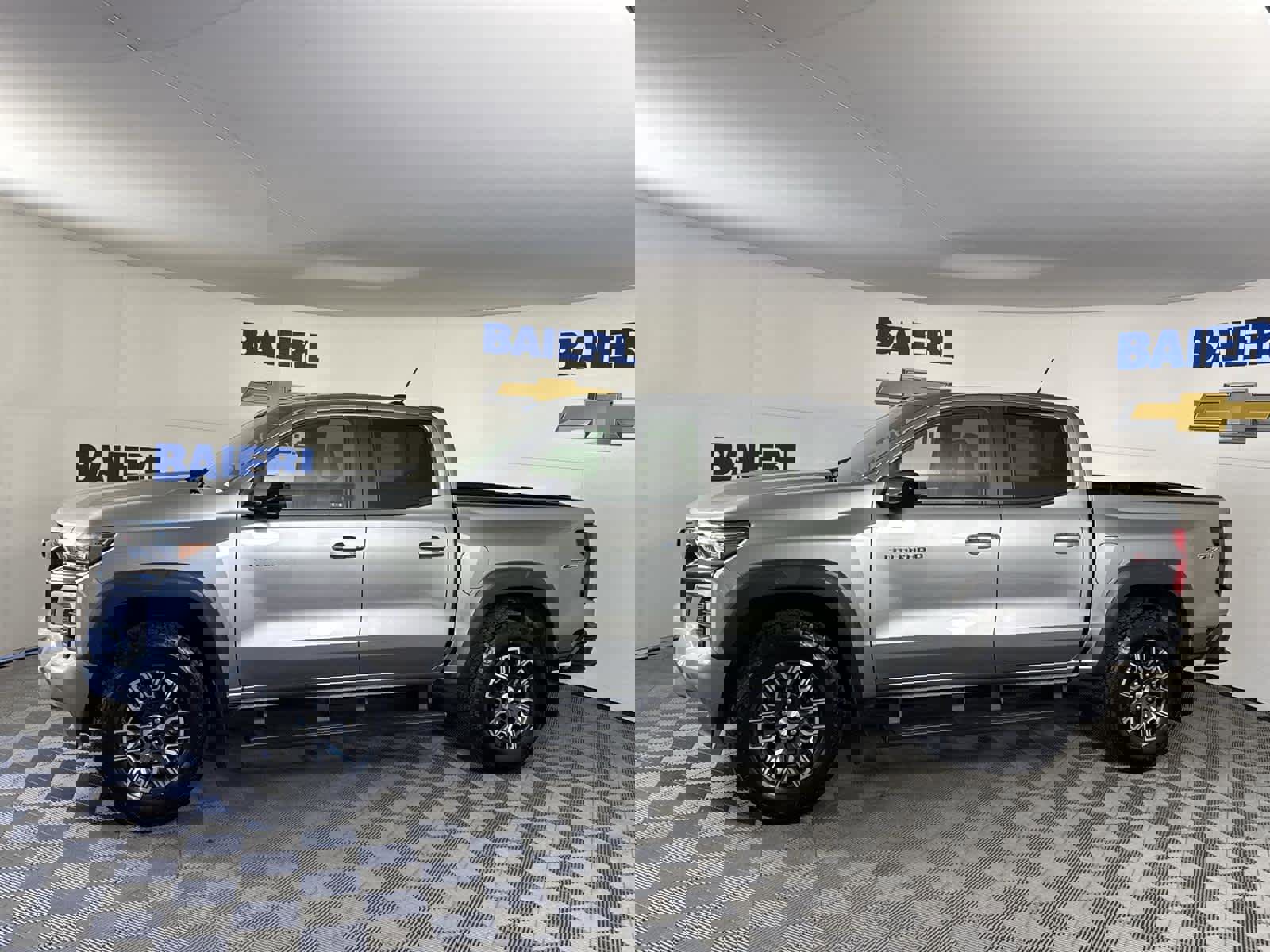 Used 2023 Chevrolet Colorado Z71 w/ Z71 Convenience Package 2 image 2