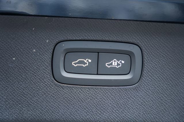 New 2026 Volvo XC90 B6 Plus w/ Protection Package Premier image 11