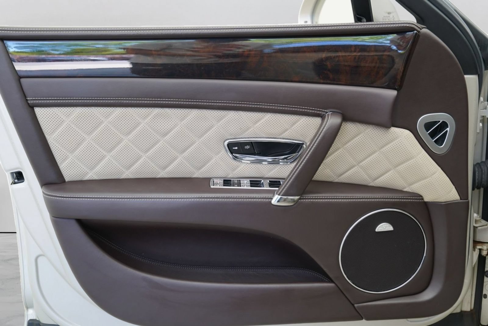 Used 2017 Bentley Flying Spur W12 AWD/4WD image 32