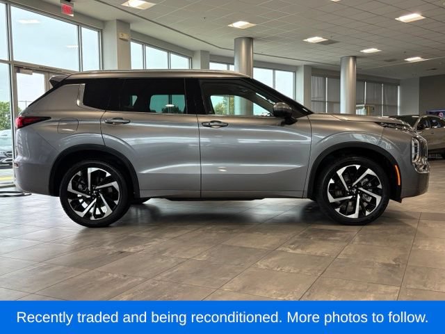 Used 2022 Mitsubishi Outlander SEL FWD image 2