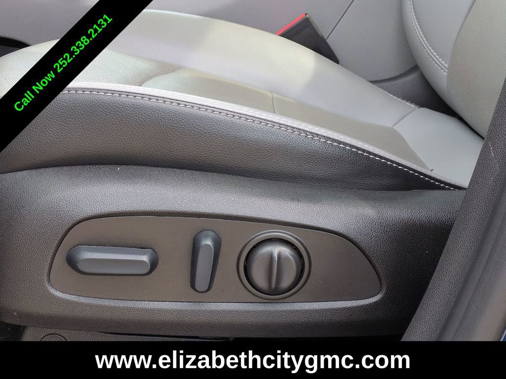 Used 2023 GMC Terrain SLT image 23
