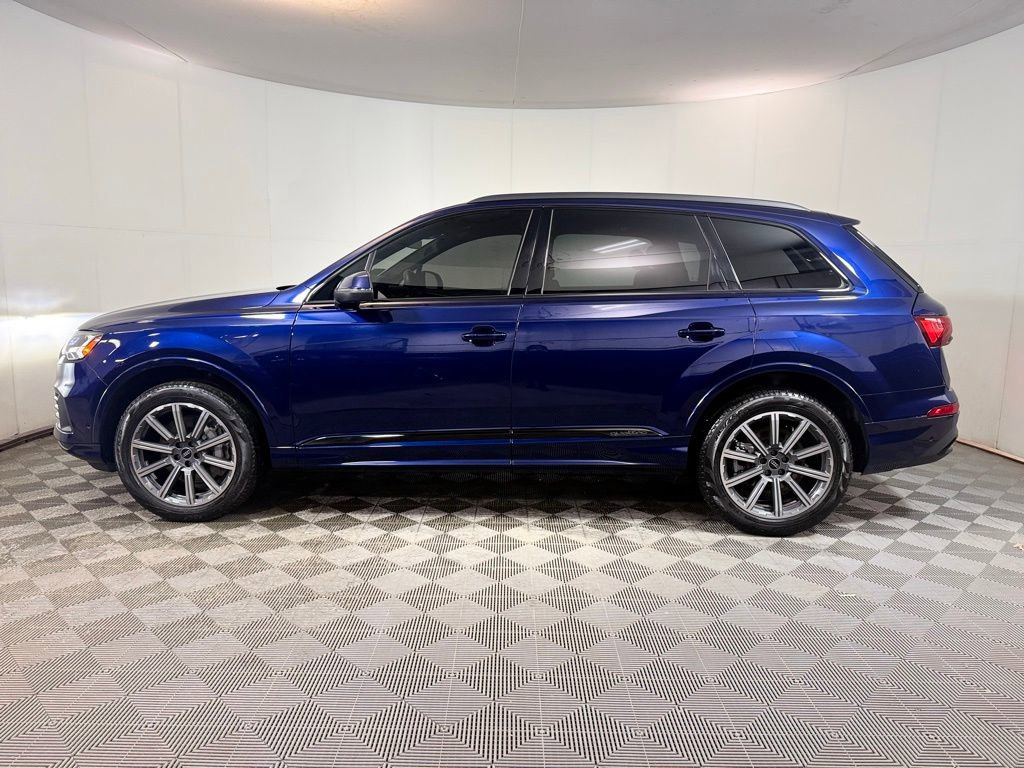 Used 2023 Audi Q7 2.0T Premium Plus w/ Premium Plus Package AWD/4WD image 3