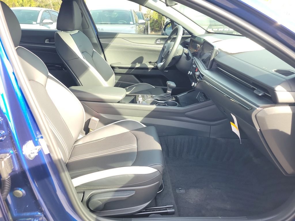 New 2026 Kia K5 GT-Line w/ GT-Line Premium Package FWD image 7