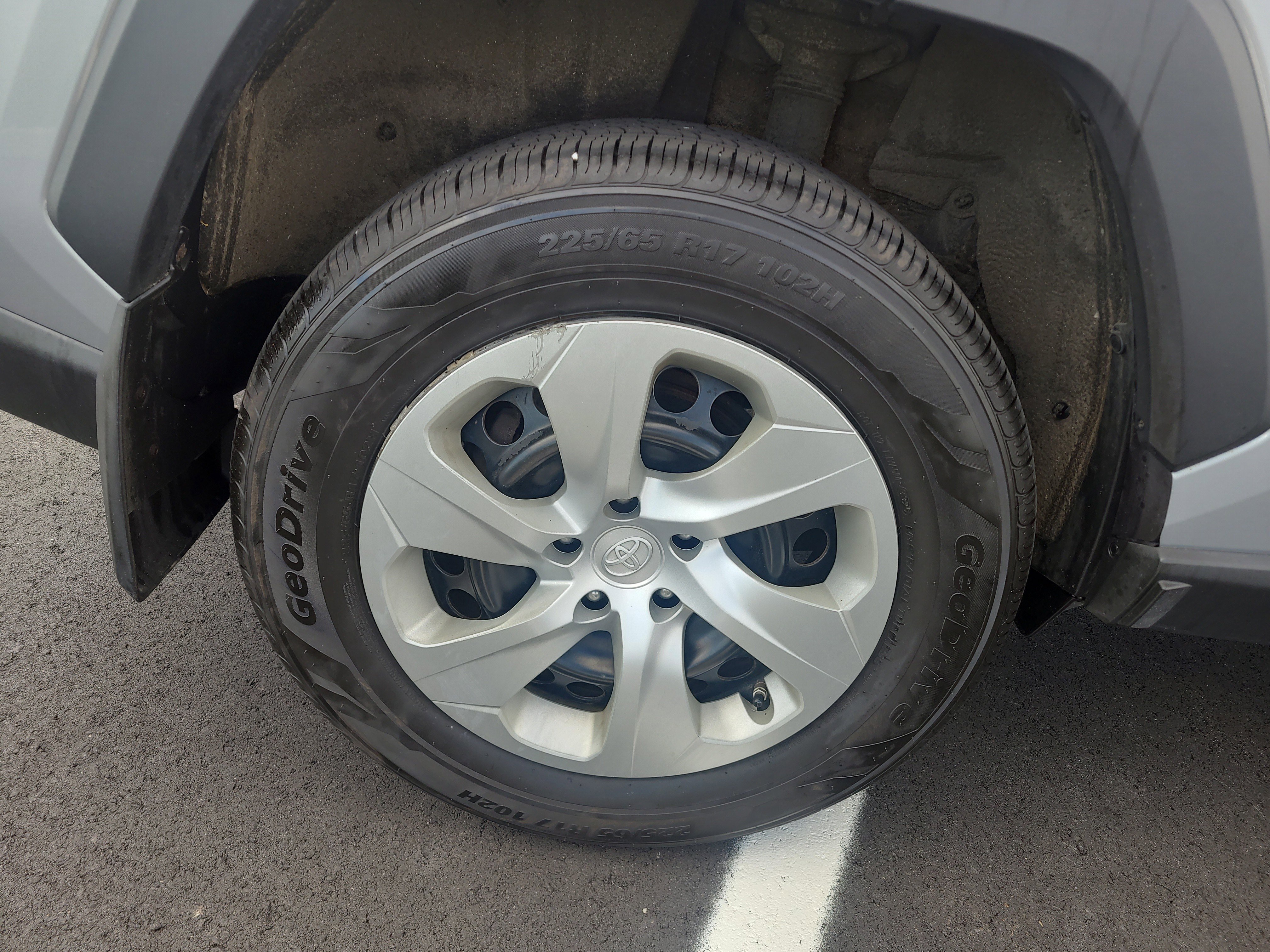 Certified 2021 Toyota RAV4 LE image 11