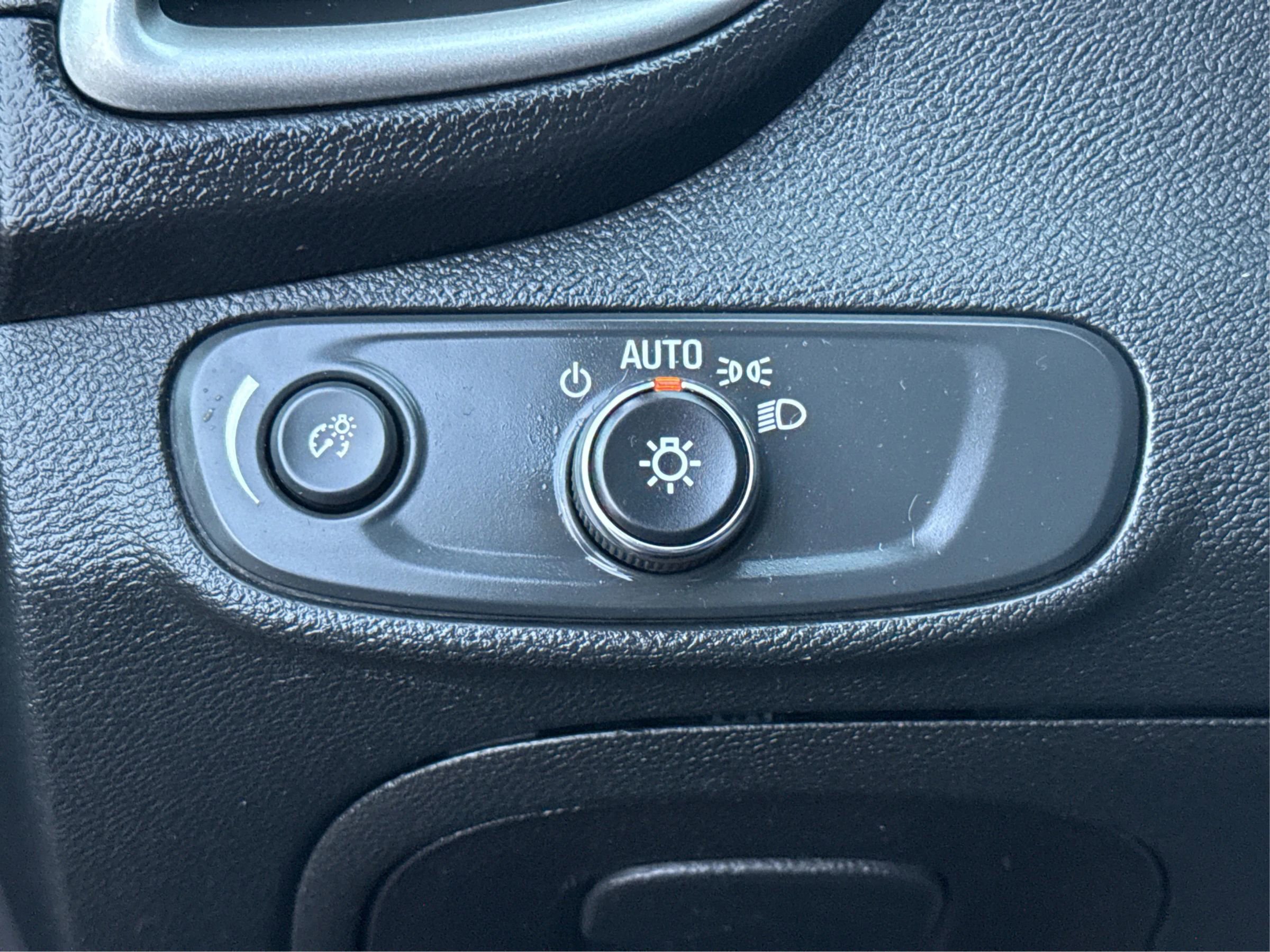 Used 2017 Chevrolet Trax LS FWD image 19