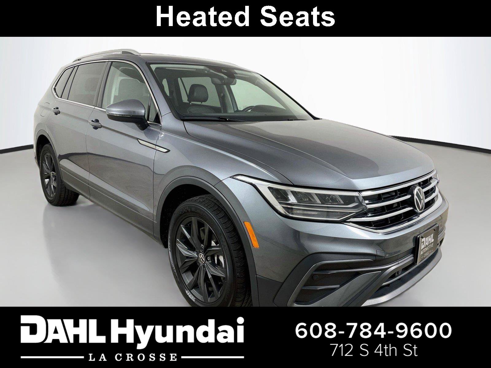 Used 2024 Volkswagen Tiguan SE AWD/4WD image 1
