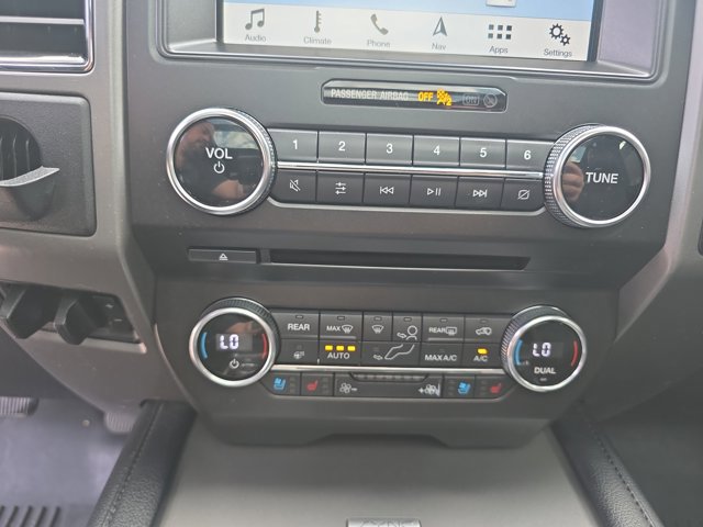 Used 2018 Ford Expedition Max XLT w/ Equipment Group 202A AWD/4WD image 12