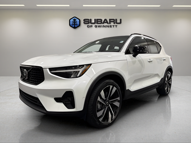 Used 2023 Volvo XC40 B5 Plus w/ Protection Package Premier AWD/4WD image 1