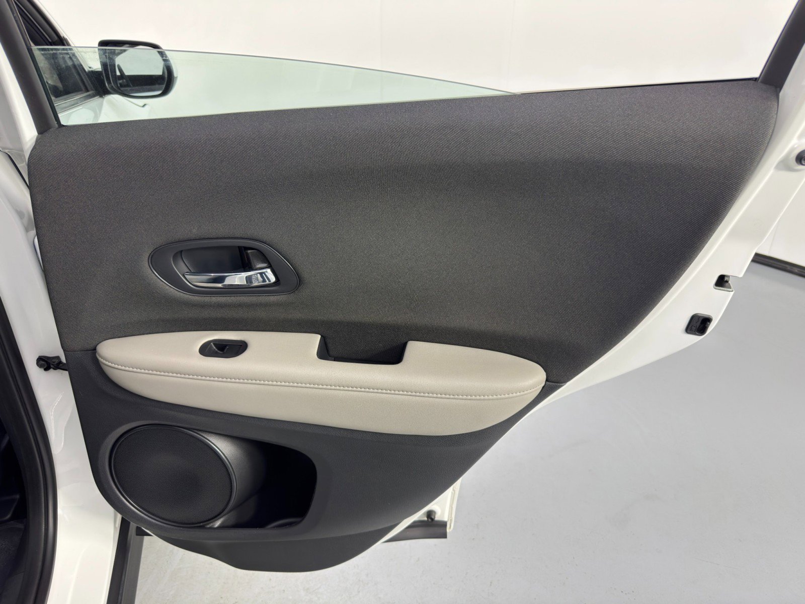 Used 2022 Honda HR-V LX image 37