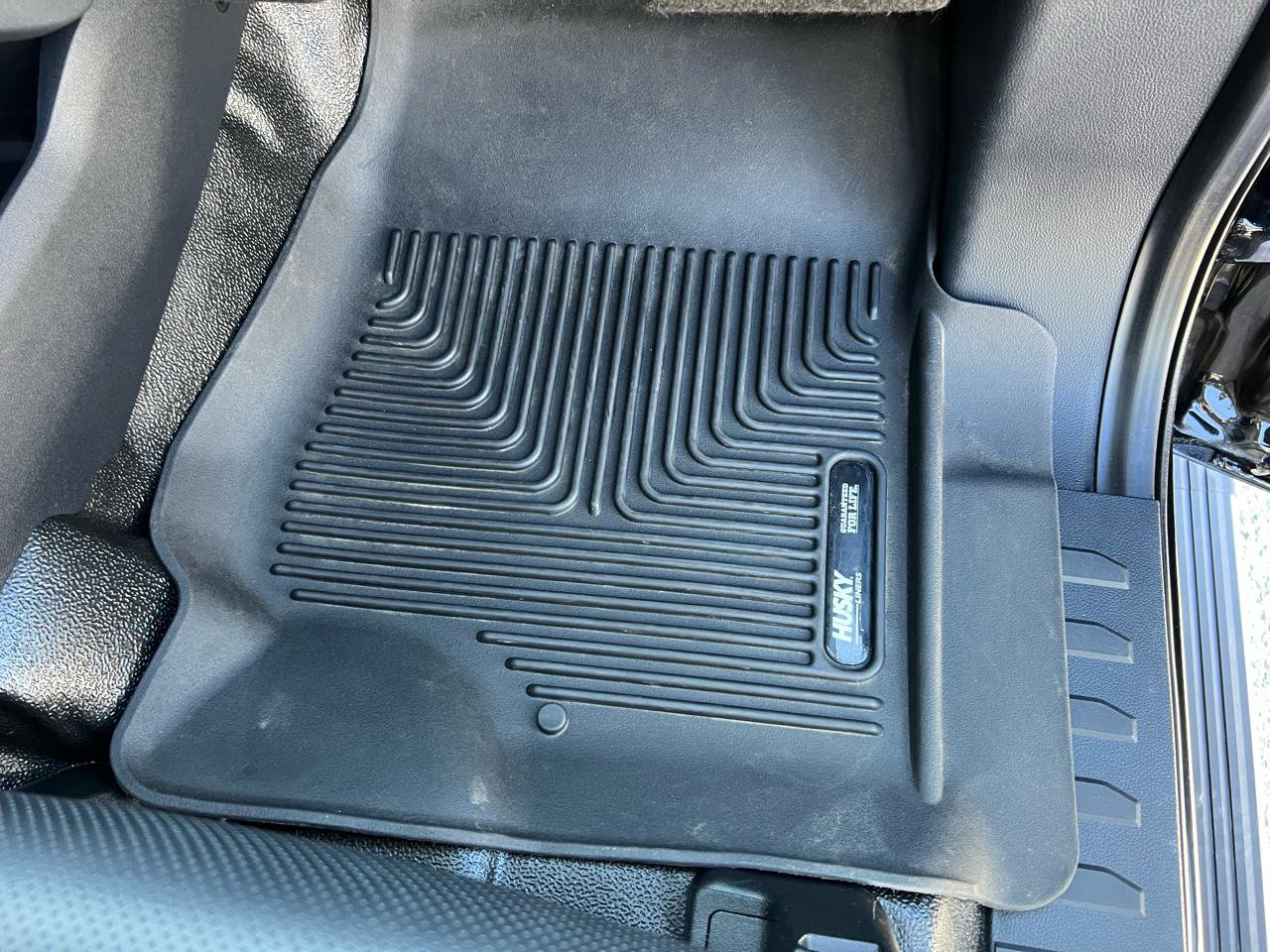 Used 2024 Ford F450 Lariat image 13