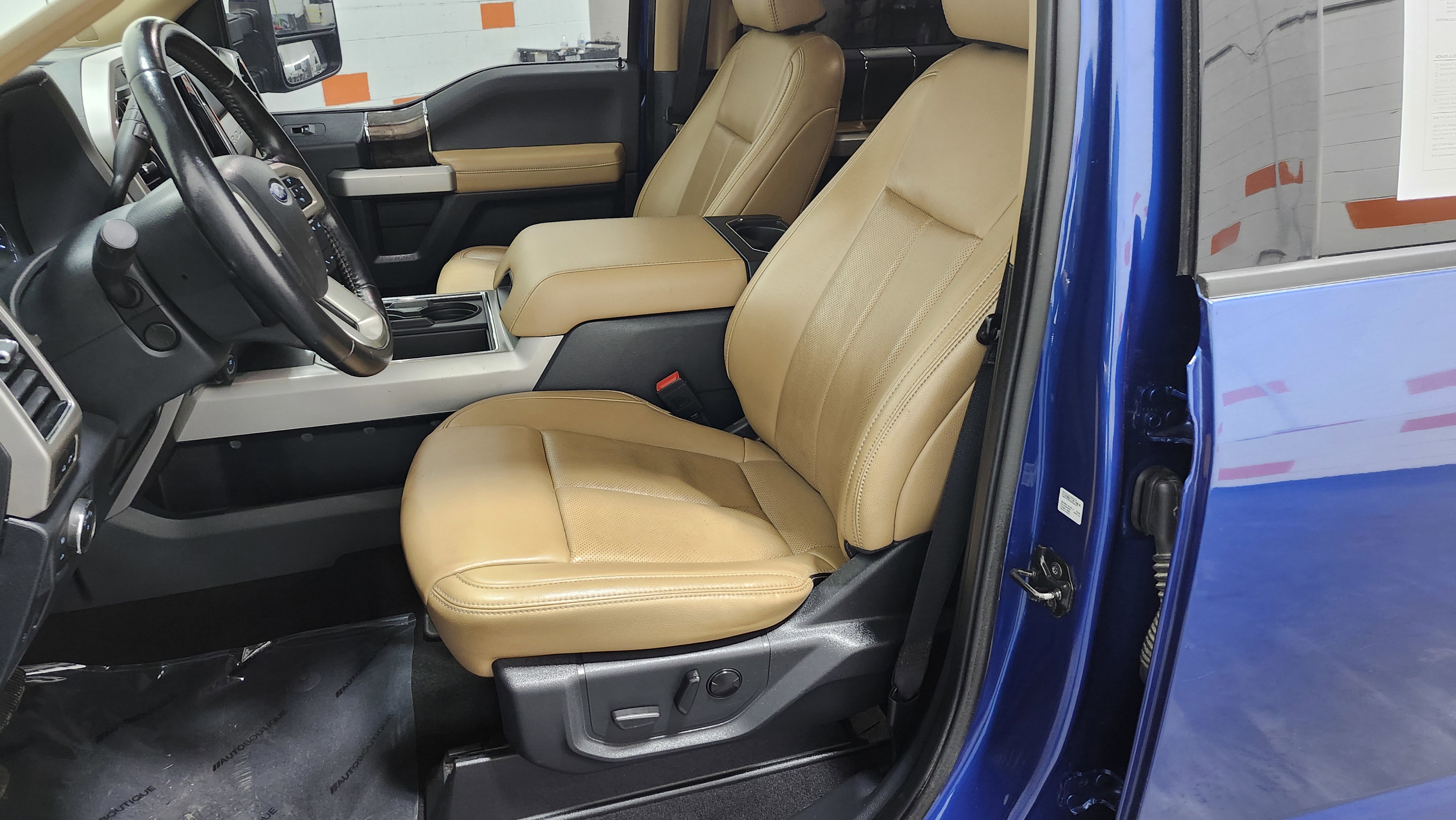 Used 2022 Ford F350 Lariat w/ Lariat Ultimate Package image 23